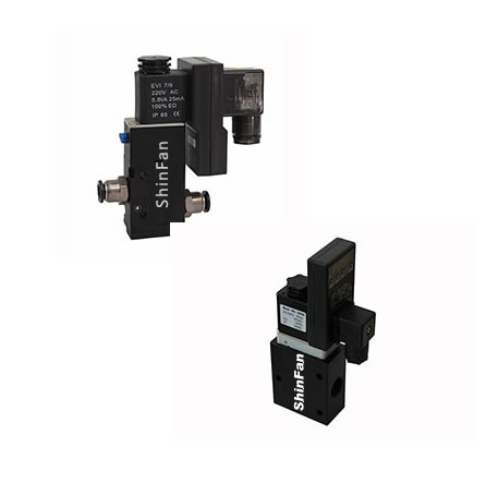 ����y��늴��y